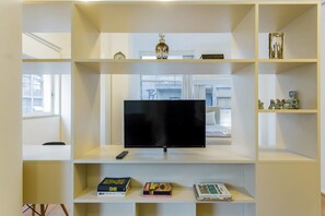 Apartment (0 Bedroom) | Living room - Es402 At the Historic Modernist Esther Builing (São Paulo)