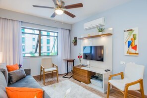 Apartment (1 Bedroom) | Living room | TV