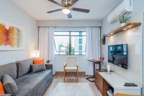 아파트 (1 Bedroom) | 거실 | TV