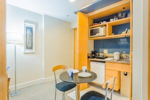 Apartment (0 Bedroom) | Private kitchen | Espresso maker, coffee/tea maker, cookware/dishes/utensils, paper towels