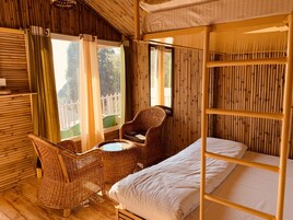 Premium bedding, memory foam beds, free WiFi, bed sheets