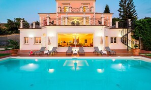 Pool - Luxury Villa with pool near Capo D'Orlando, with sea views towards the Aeolian Islands, Sicily. (Capo d´Orlando)
