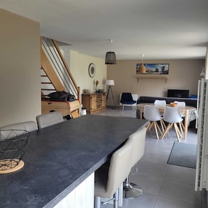 Cottage, Ensuite (Ferme) | Dining - Gîtes du Frêne (Wattignies)