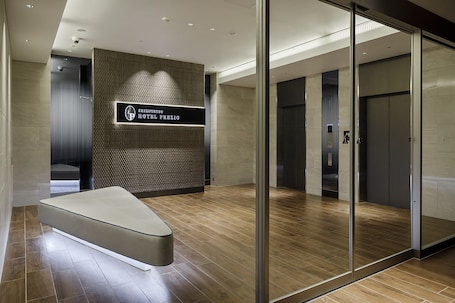 Interior entrance. Shizutetsu Hotel Prezio Tokyo Tamachi