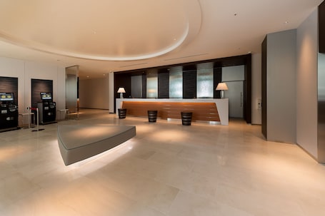 Lobby. Shizutetsu Hotel Prezio Tokyo Tamachi