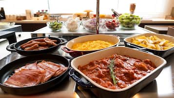 Café da manhã com buffet todos os dias (JPY 1600 por pessoa)