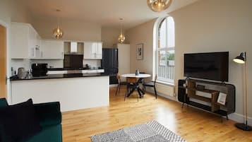 Televisión de pantalla plana, chimenea