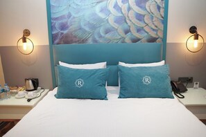 Luxury Room | Hypo-allergenic bedding, free minibar items, in-room safe - Royal Galata Hotel (Istanbul)