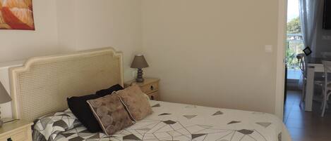 3 dormitorios, tabla de planchar con plancha, wifi gratis