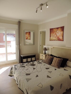 3 Schlafzimmer, Bügeleisen/Bügelbrett, kostenloses WLAN