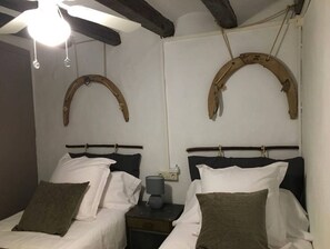 3 quartos, ferros/tábuas de passar roupa, Wi-Fi de cortesia