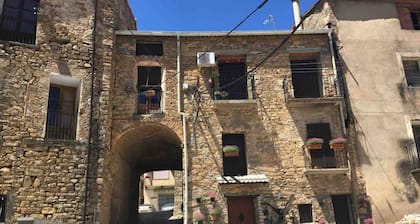 Tato House -Figuerola d'Orcau-