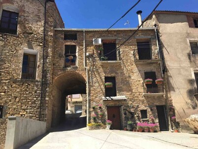 Tato House -Figuerola d'Orcau-