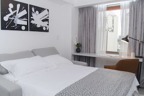 Appartement Design | 1 chambre, décor unique, ameublement unique, bureau