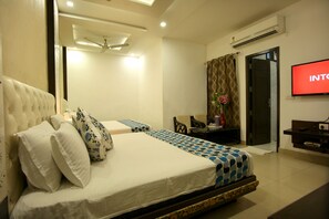 23 bedrooms, WiFi, bed sheets