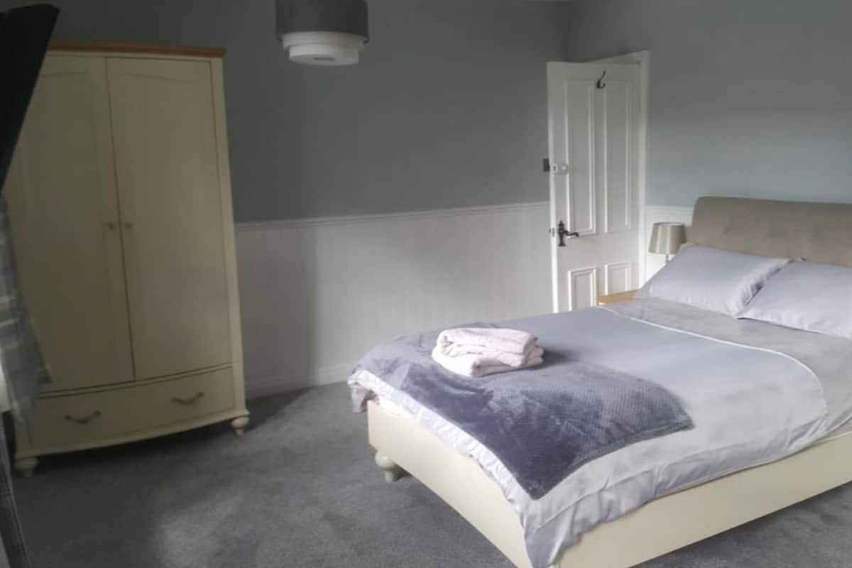 Standard-Doppelzimmer | Individuell dekoriert, individuell eingerichtet, Schreibtisch