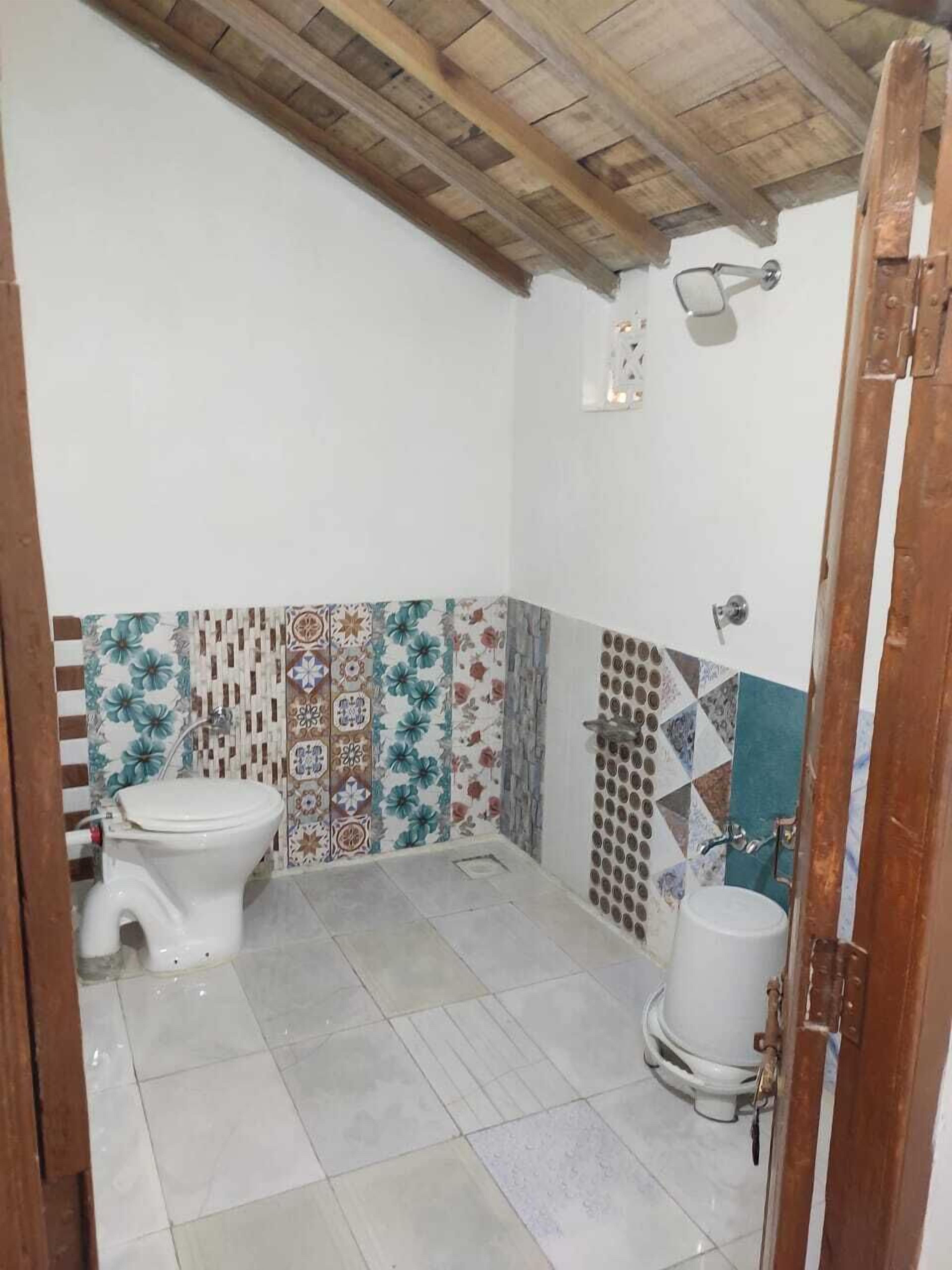 豪華帳棚 | 浴室 | 淋浴設備、毛巾