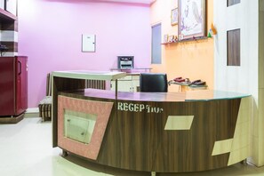 Lobby - OYO 40153 Hotel Rajendra Palace (Ratlam)