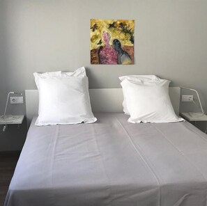 3 室のベッドルーム、アイロン / アイロン台、ベッドシーツ