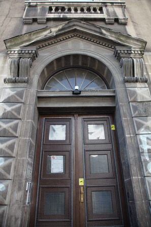 مدخل المنشأة