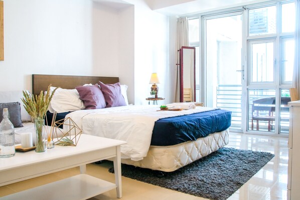 獨特裝潢、布置獨特、書桌、筆電工作空間