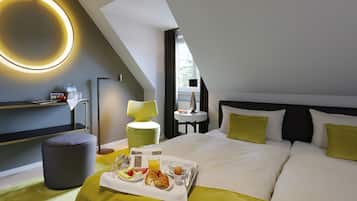 Design-Doppelzimmer | Individuell dekoriert, individuell eingerichtet, Schreibtisch