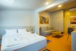 华丽开间 | 客房内保险箱、遮光窗帘、熨斗/熨衣板、免费 WiFi