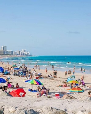 Beach towels - Ocean Beach Suites (Miami Beach)