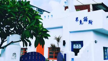 Fachada de la propiedad