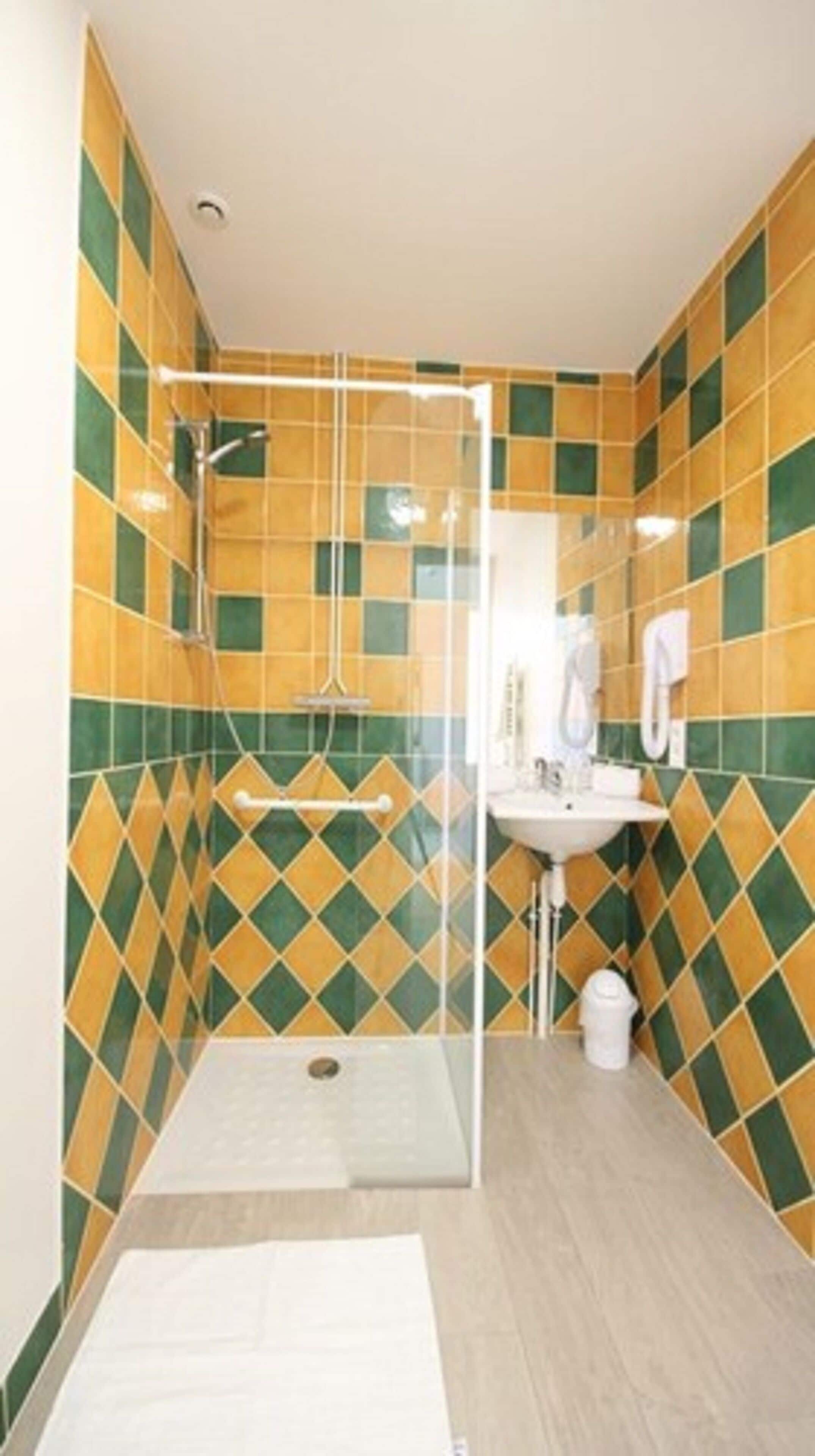 superior double room | bathroom | shower, free toiletries, hair dryer, towels