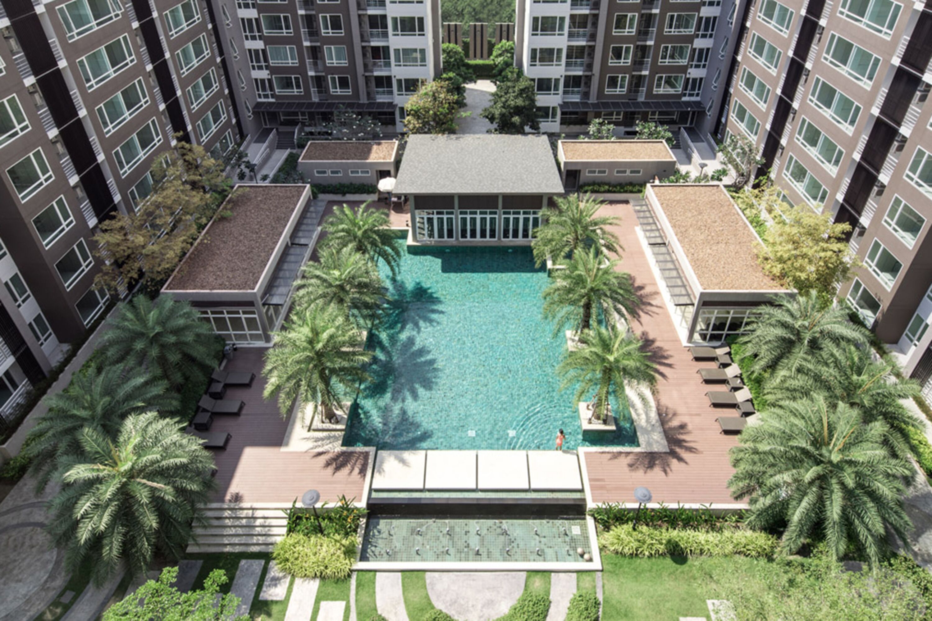 Kolam renang outdoor