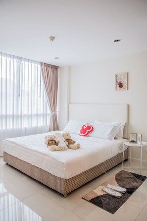 Phòng đôi Superior | Bàn, màn/rèm cản sáng, truy cập Internet không dây miễn phí 