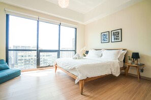 1 bedroom, desk, laptop workspace, blackout drapes - Indigo BGC @ Icon Plaza (Taguig)