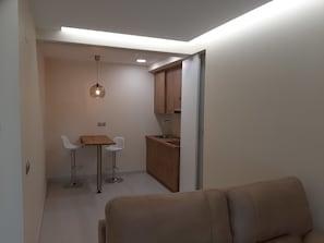Premium Suite, Hot Tub, Sea View | Private kitchenette | Cookware/dishes/utensils - Hotel O Nautico (Laxe)