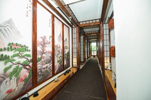 Pintu masuk interior