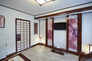 Purple suite | Area keluarga | Smart TV dan konsol video game