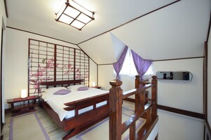 Purple suite | Living room | Smart TV, video-game console