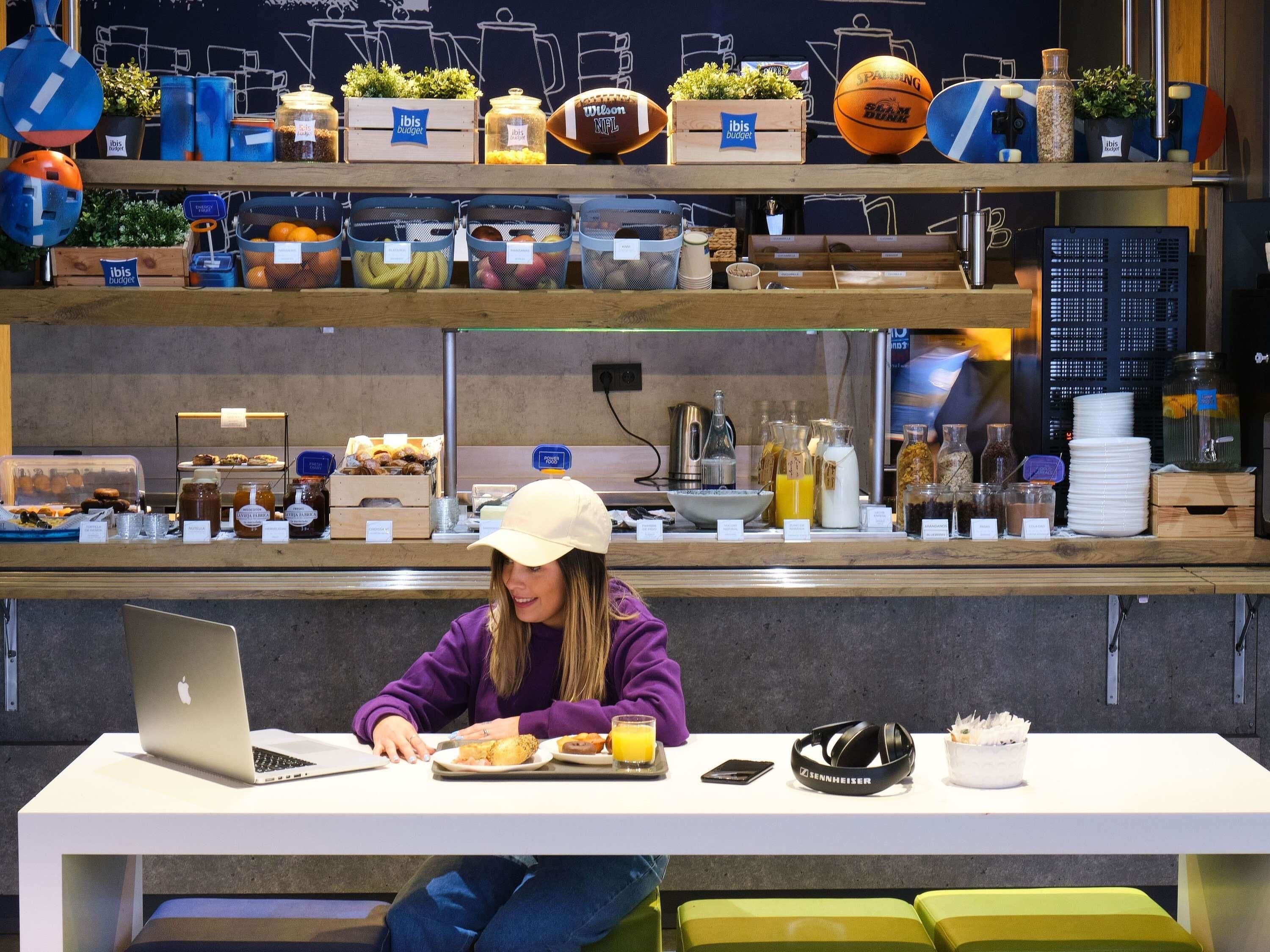 Daily buffet breakfast (EUR 9.50 per person)