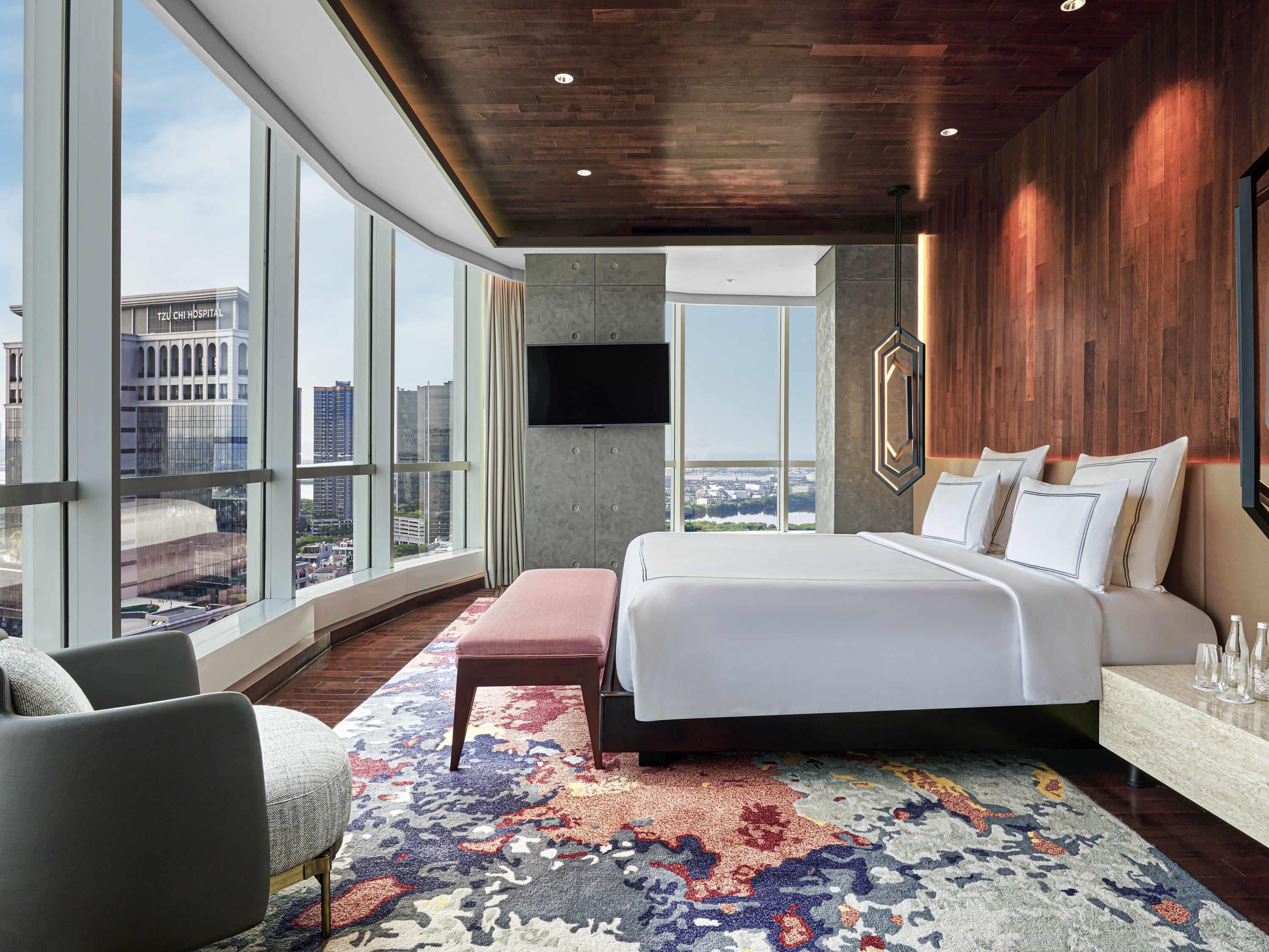 Chambre présidentielle, 1 très grand lit (St. Moritz) | Literie de qualité, coffre-fort, bureau