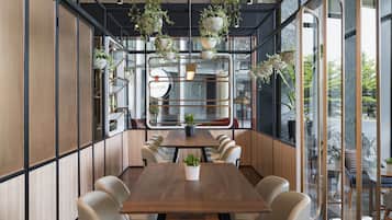 Coffee shop