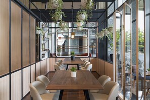 Coffee shop