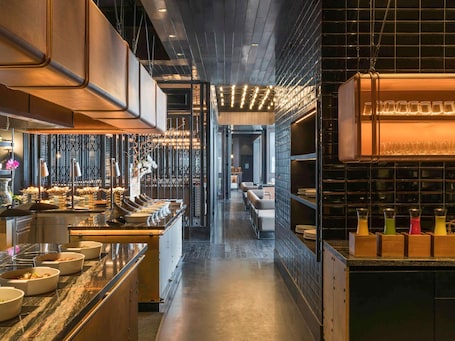 Desayuno buffet diario (IDR 250000 por persona)