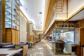 Déjeuner et dîner servis sur place
