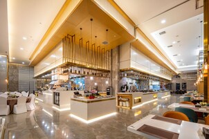 Lunch and dinner served, local and international cuisine