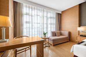 Superior Room, 2 Twin Beds | In-room safe, desk, soundproofing, iron/ironing board - Novotel Huashan (Weinan)