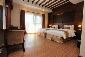 Individually decorated, individually furnished, desk, laptop workspace - Sunshine Boutique Hotel (Kathmandu)