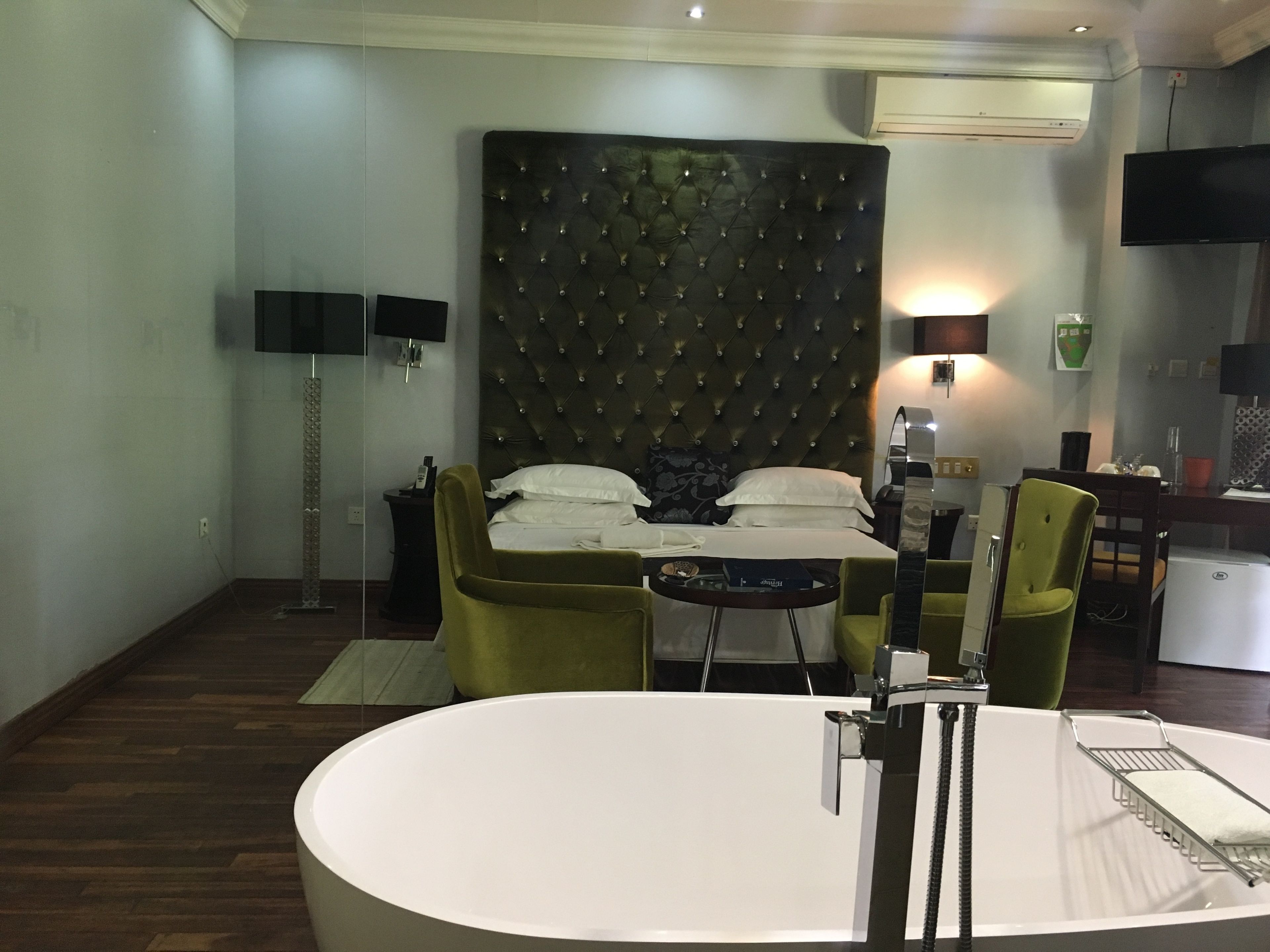 Chambre Double Lune de Miel | Baignoire relaxante profonde