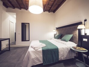 Apartment (2 Bedrooms) | 2 Schlafzimmer, Bügeleisen/Bügelbrett, kostenloses WLAN, Bettwäsche