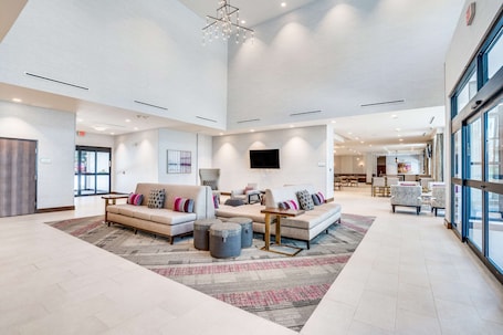 Lobby. Hilton Garden Inn North Dallas Central Expy