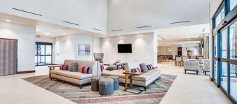 北達拉斯中央高速公路希爾頓花園飯店